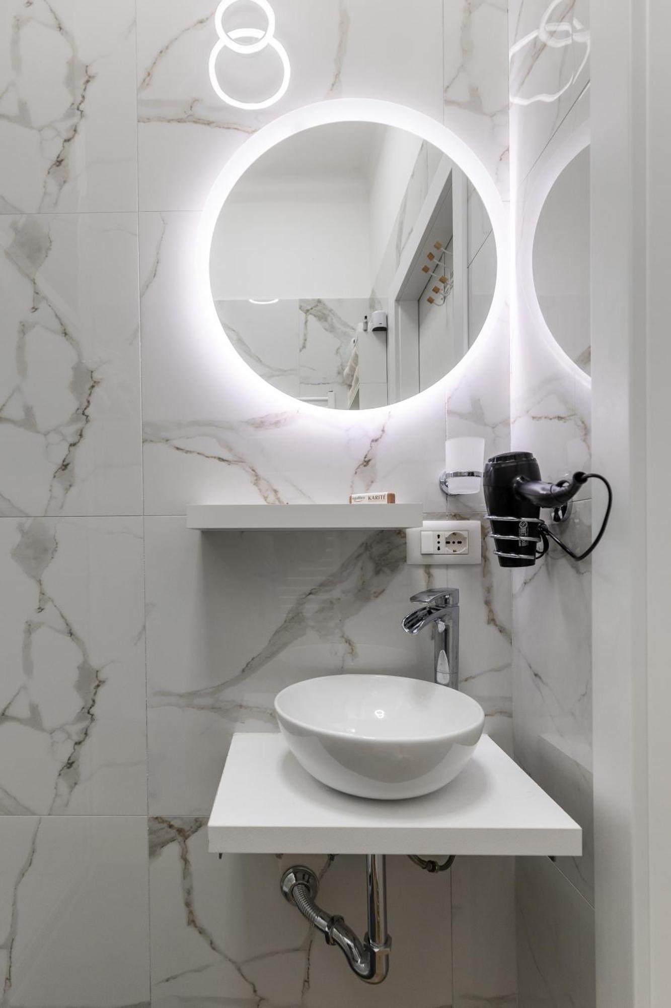 Appartement La Dimora Degli Asinelli à Bologne Extérieur photo
