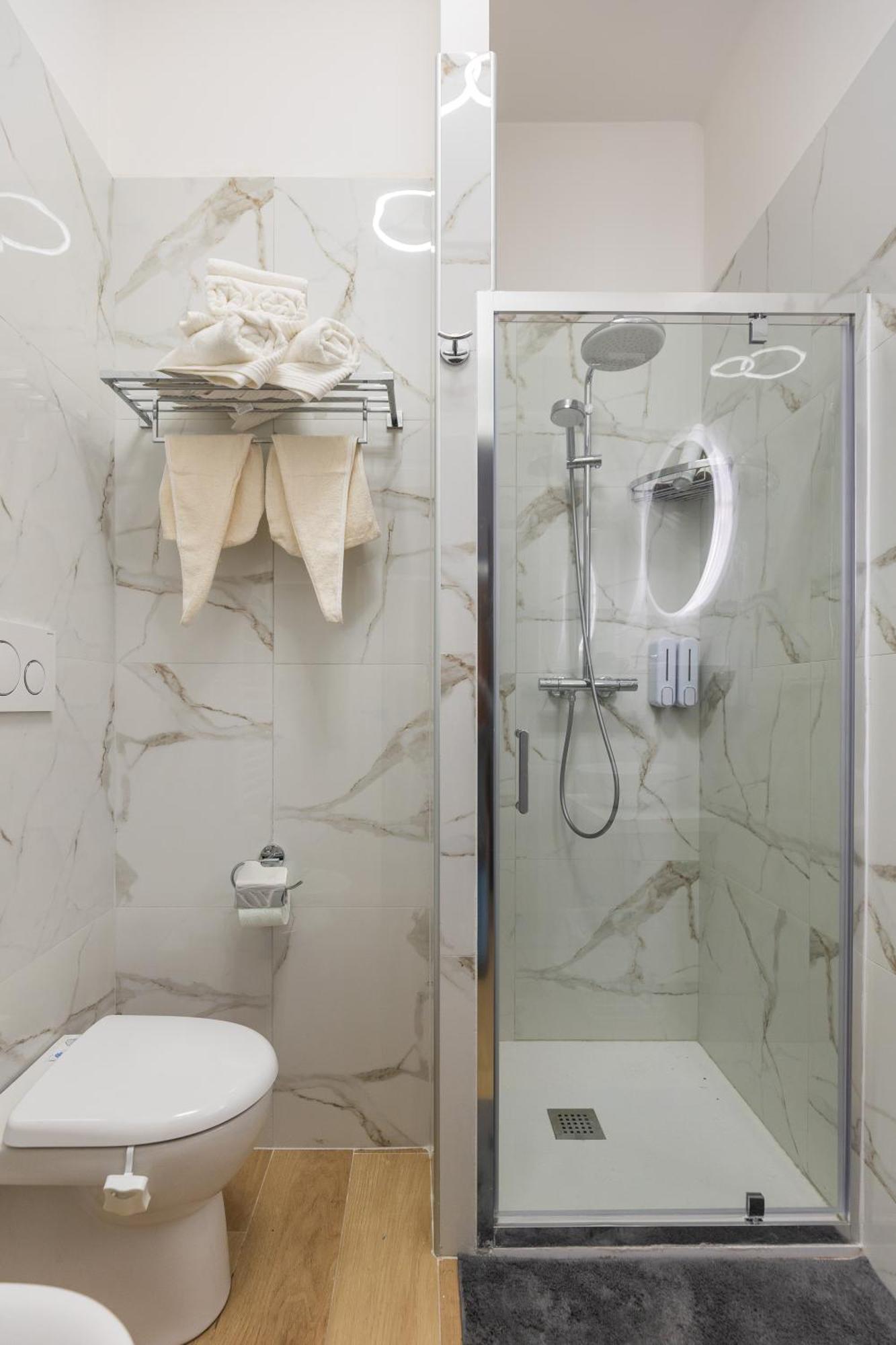 Appartement La Dimora Degli Asinelli à Bologne Extérieur photo